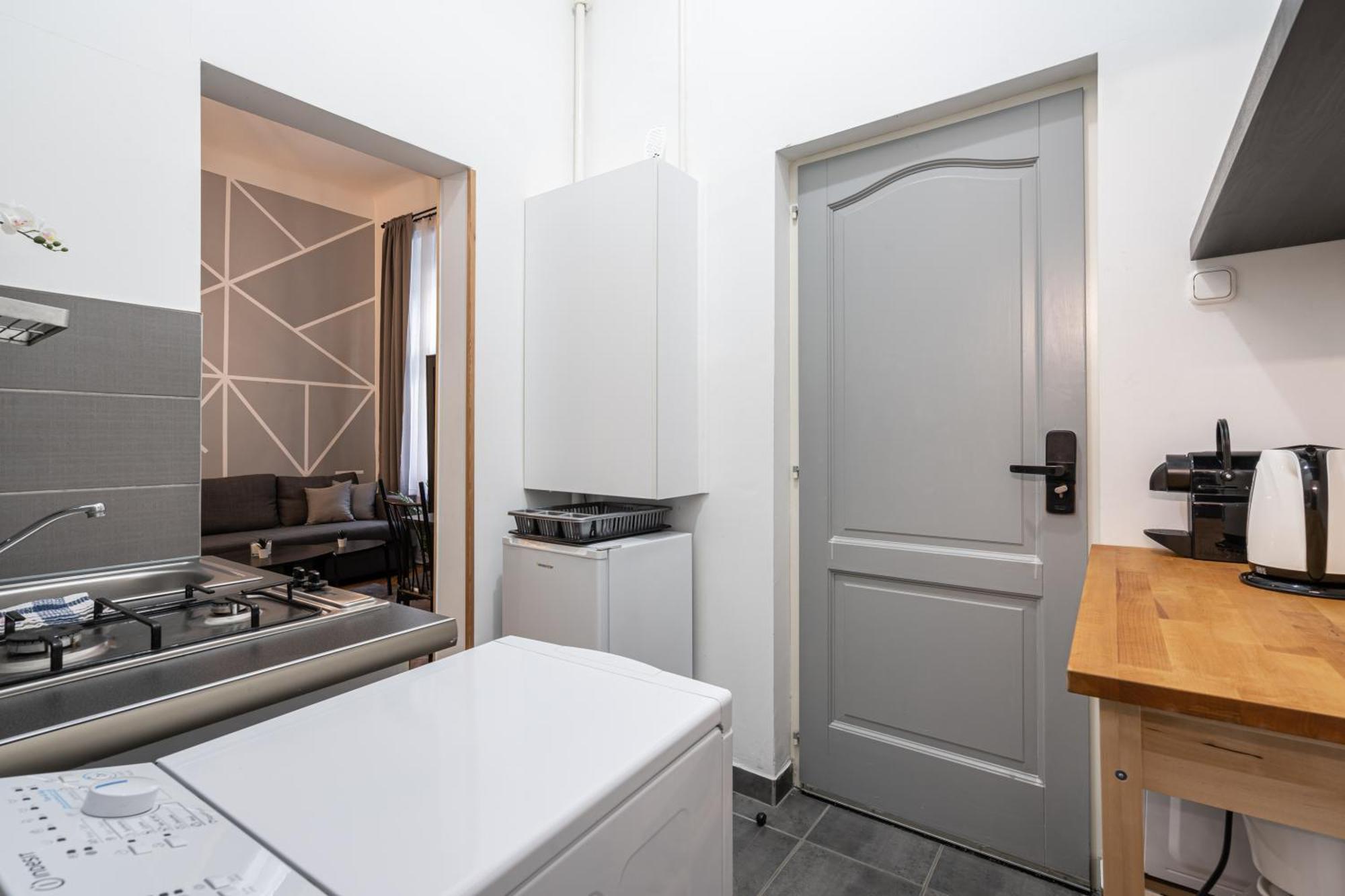 B8 - Grand Boulevard Cozy Apartment - Best Location By Bqa Budapest Szoba fotó