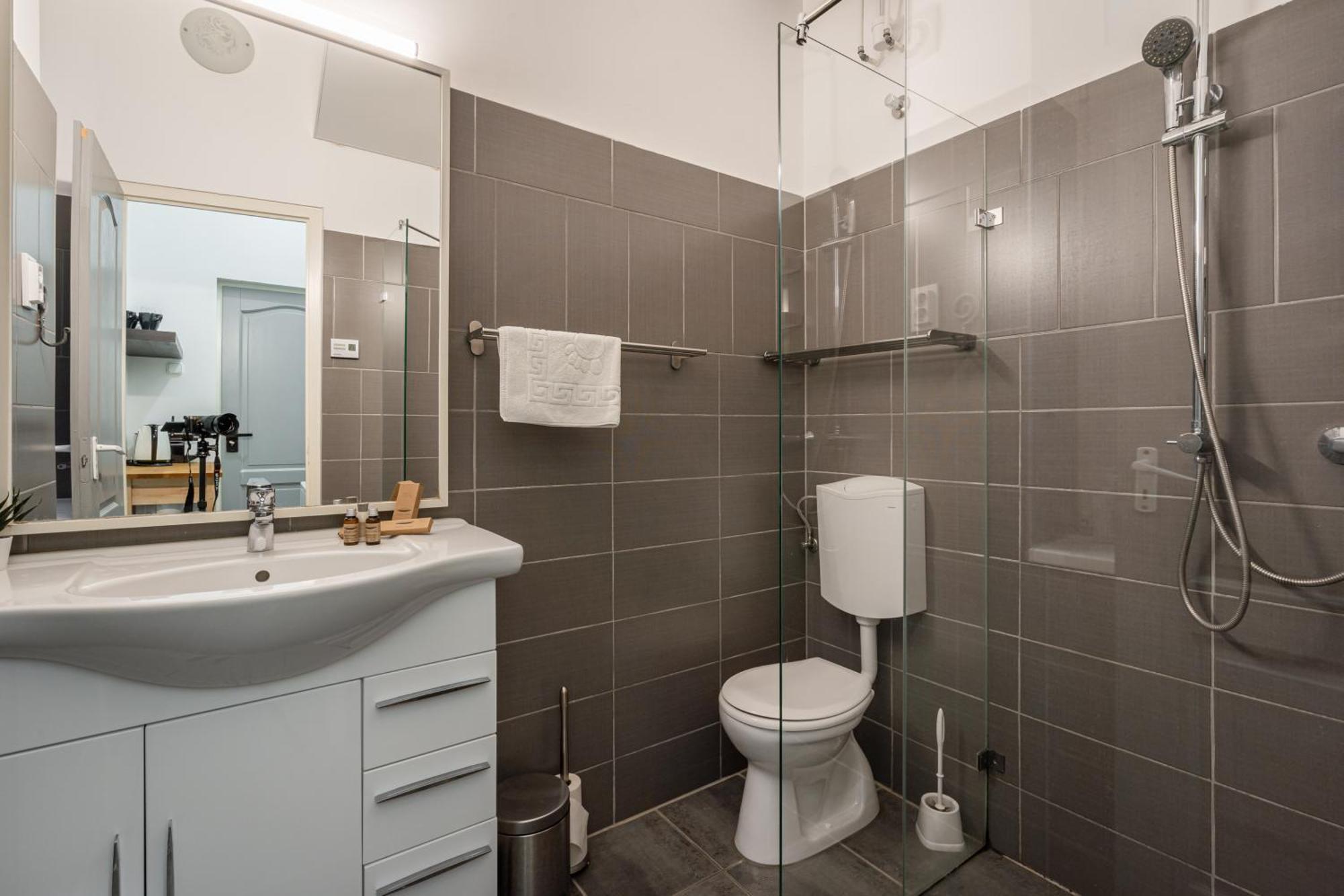 B8 - Grand Boulevard Cozy Apartment - Best Location By Bqa Budapest Szoba fotó